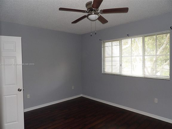 5th image of 2464 Centergate Dr APT 202
