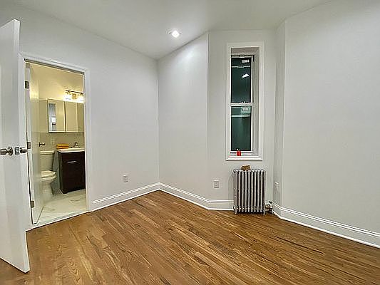 5th image of 304 E 83rd St APT 2D