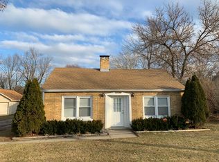 115 S Oplaine Rd, Gurnee, IL 60031