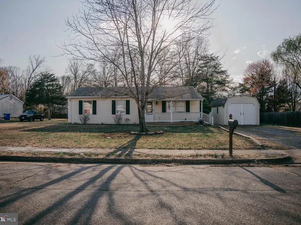 12242 Short St, Remington, VA 22734