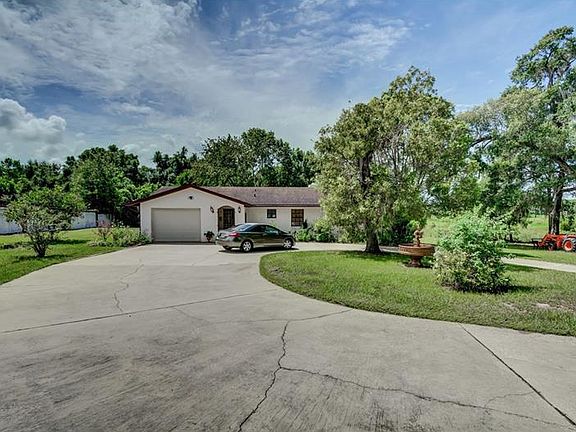 3rd image of 2200 N Woodland Blvd