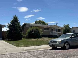 1725 Nelson Ave, Gering, NE 69341