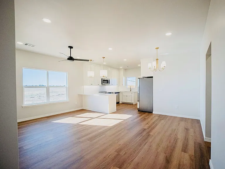 19001 Sierra Madre Dr — Photo 28