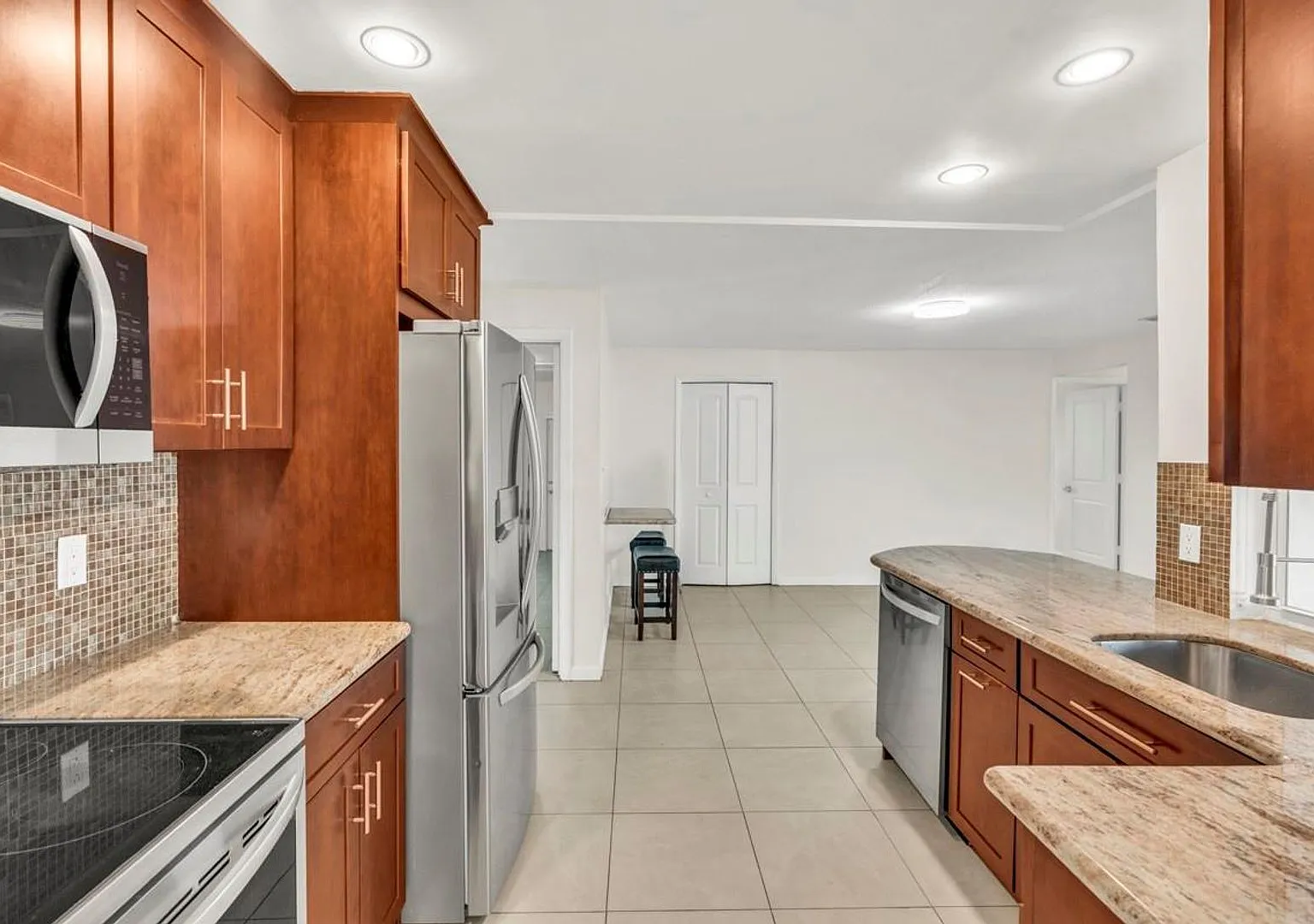 290 NW 65th Avenue, Margate, FL 33063 — Photo 3