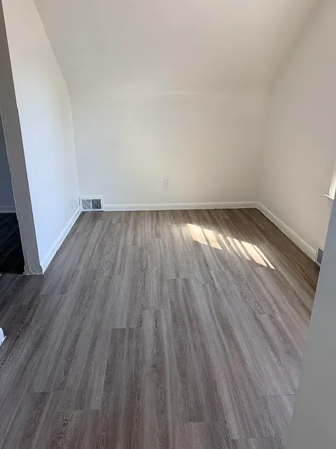 4 bed, 1215 sqft, $1,600 — Photo 2