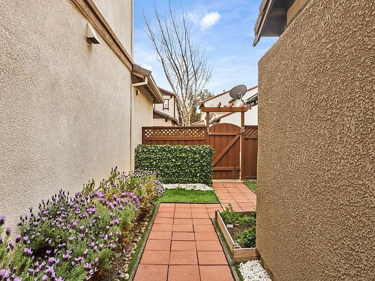 171 W Santa Cruz Way — Photo 17