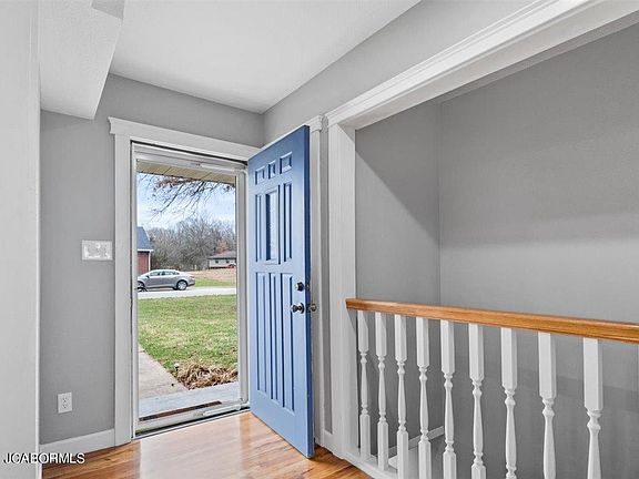 3rd image of 4008 Greenbrier Dr