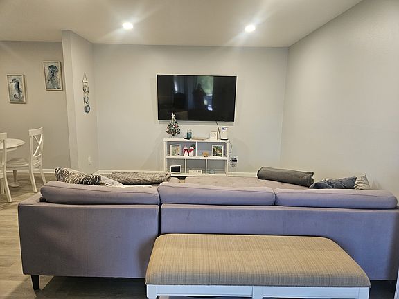 2nd image of 333 SE Martin Ave
