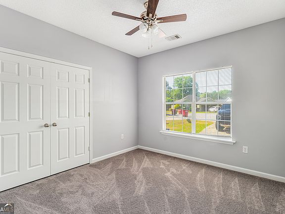 4th image of 213 Parklane Ct