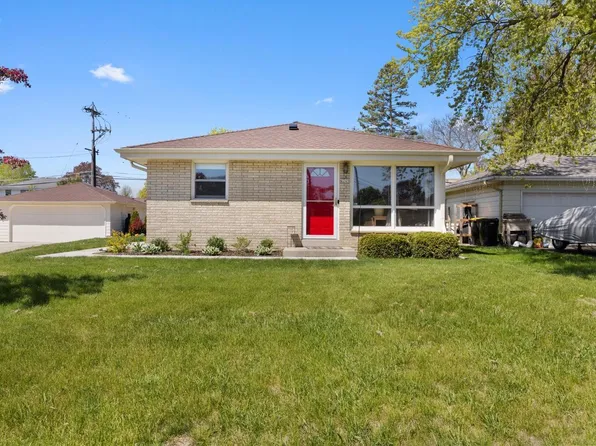 4249 North 99th STREET, Wauwatosa, WI 53222