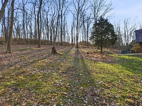 5th image of 21 W Hillcrest Rd