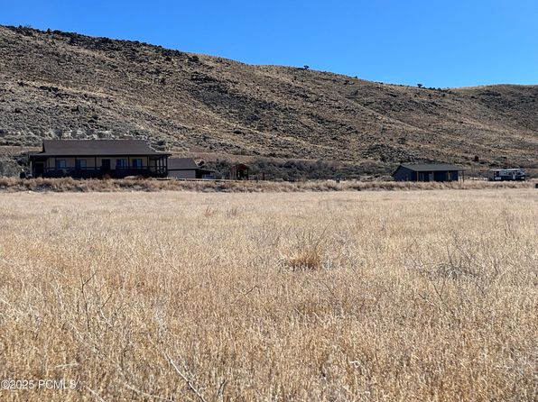 70 We St, Loa, UT 84747