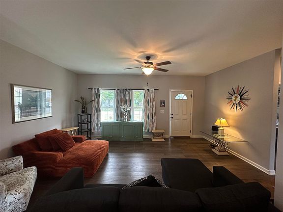 3rd image of 416 W Kentucky Ave