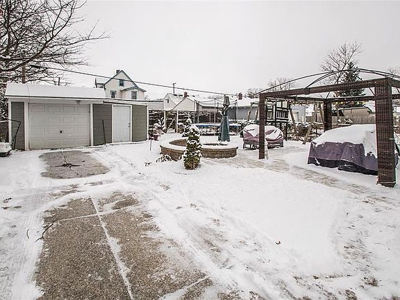 2nd image of 4211 Buechner Ave