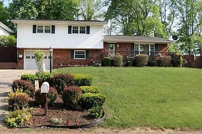 1st image of 2210 Avinell Dr