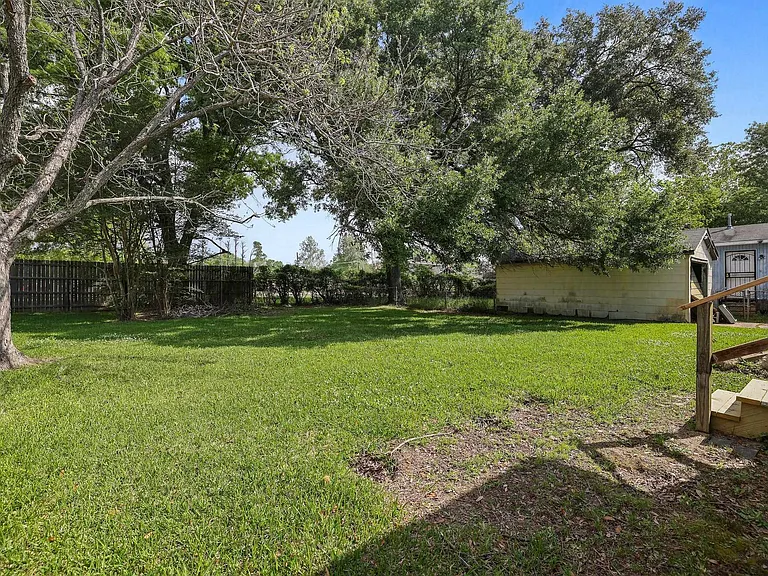 1645 79th Ave — Photo 14