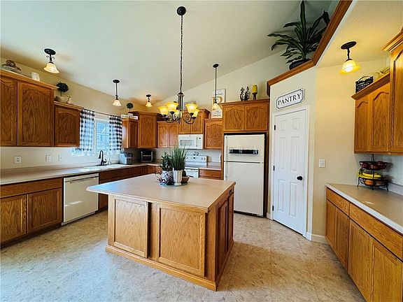 5th image of 1160 Andrew Dr