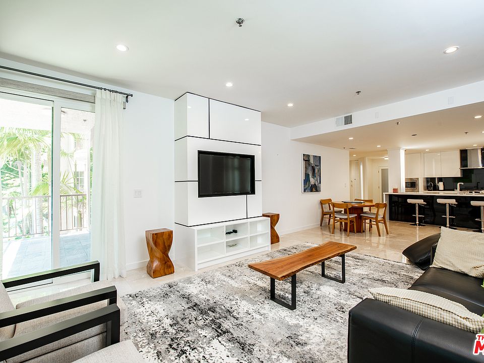 1st image of 211 California Ave Unit 304