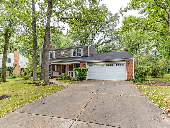 4th image of 28 Portshire Dr