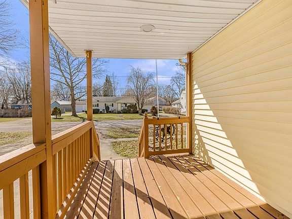 5th image of 310 W Adams St