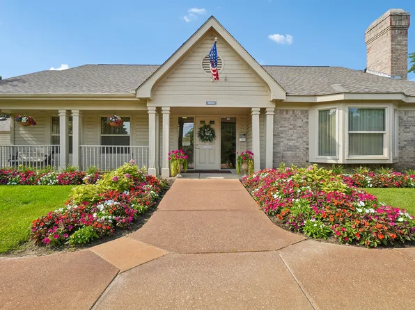 Harbour Village Apartments