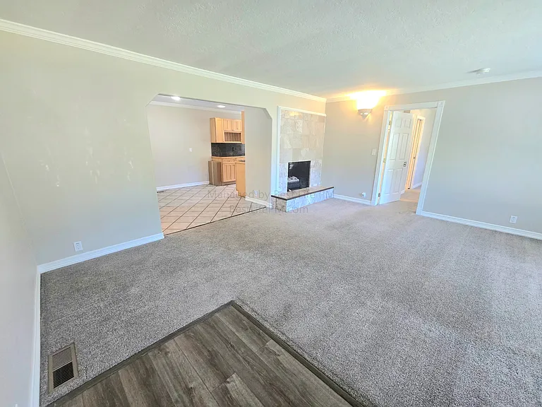 114 SE 218th Ave — Photo 5