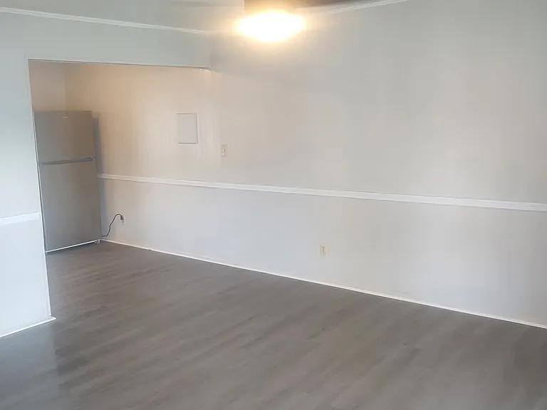 1900 N Dixie Ave #4 — Photo 7