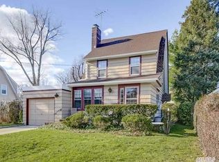 25155 42nd Ave, Flushing, NY 11363