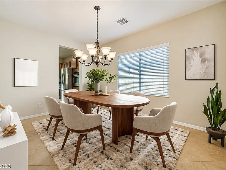 8229 Oakshire St — Photo 4