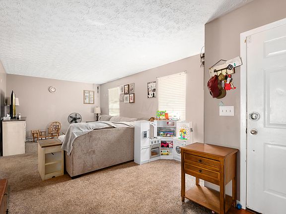 3rd image of 1629 Hillsbury Dr