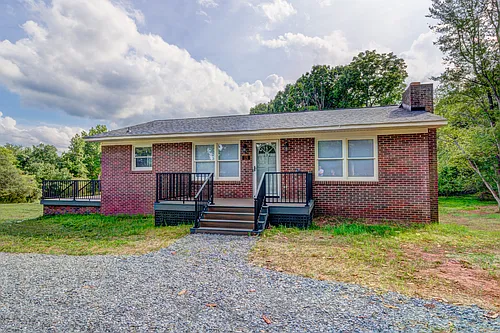 132 Eaker Dr Photo 1