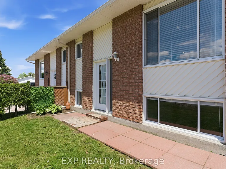 901 Morris St — Photo 3