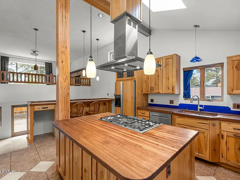 1535 E Appalachian Rd — Photo 6