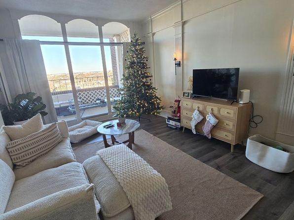 14 Lockwood Dr APT 9A