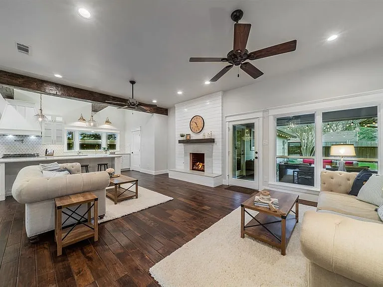 1601 Windsong Trl — Photo 4