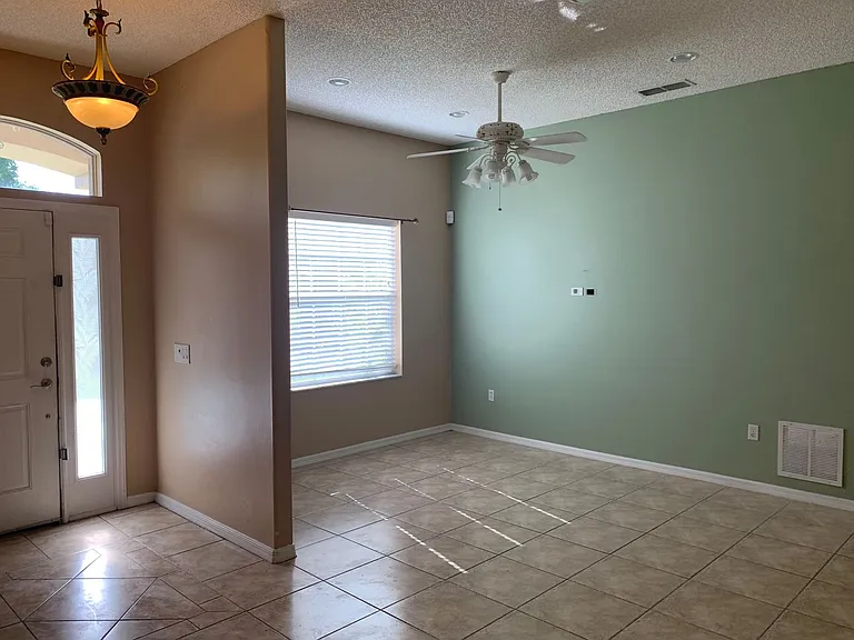 3044 Silver Palm Dr — Photo 2