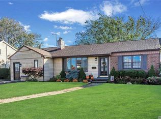 76 Nearwater Ave, Massapequa, NY 11758