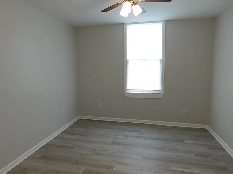 706 E Front St — Photo 9