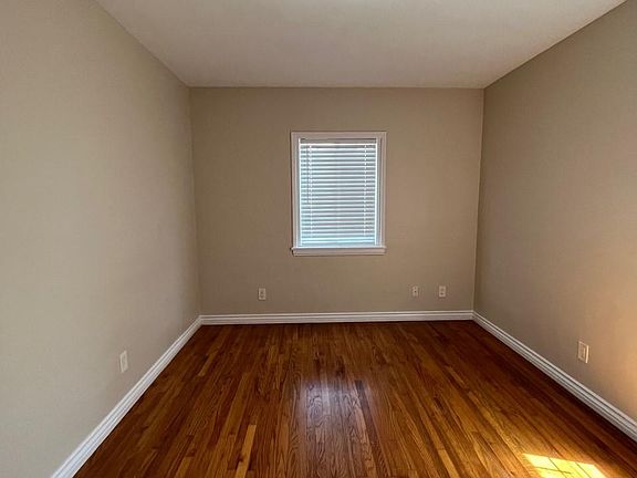 4th image of 4426 Boundary St