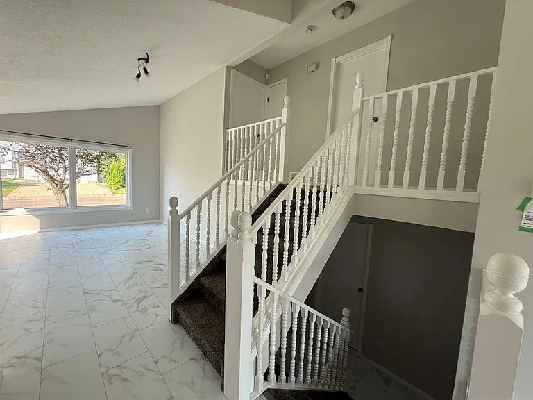 2725 57b Ave — Photo 10