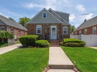 198 Ridge Ave, Valley Stream, NY 11581