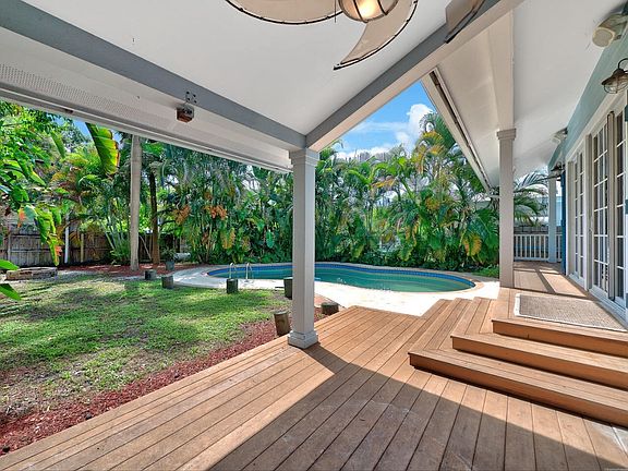 5th image of 810 S Palmway