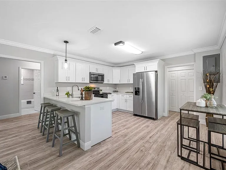 1901 E New Orleans Ave — Photo 6