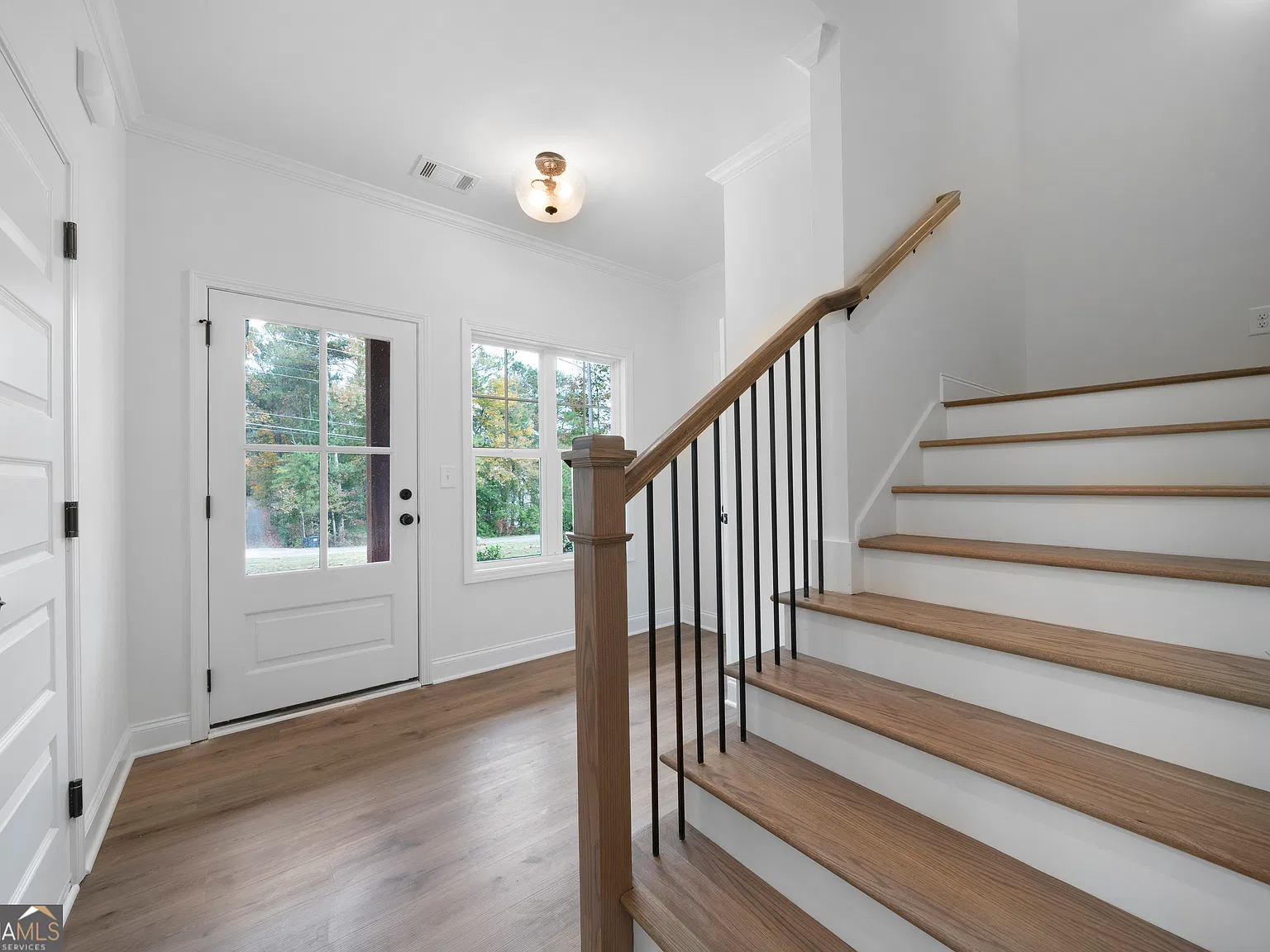 3 bed, 2.5 bath, 1950 sqft, $2,275 — Photo 4