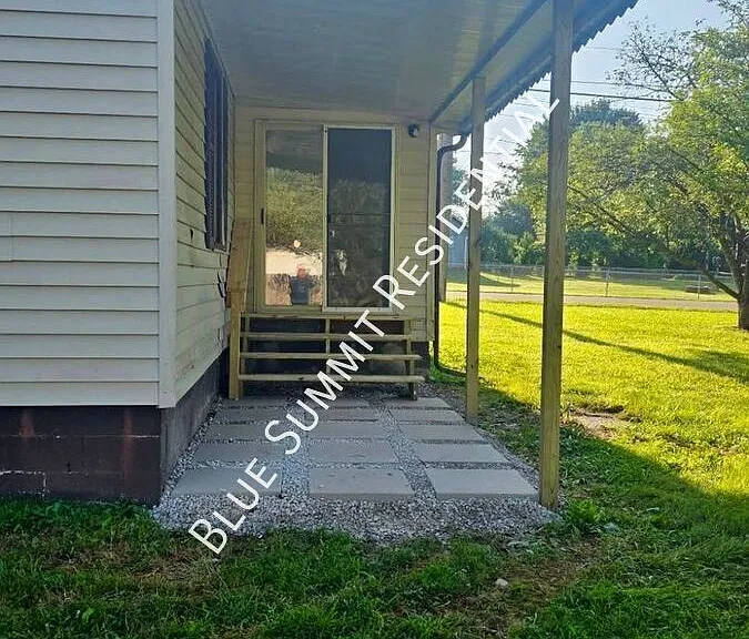 1151 Seminole Ave — Photo 4