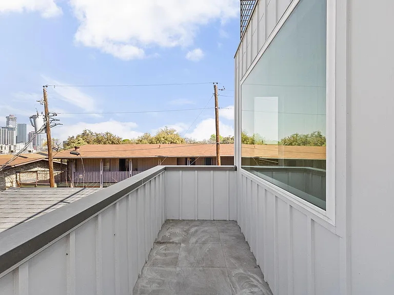 1402 Summit St #B — Photo 21