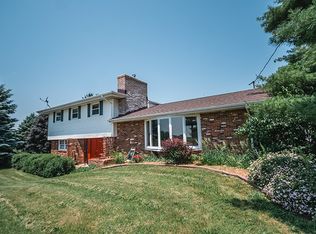 9473 Cemetery Rd, Winnebago, IL 61088