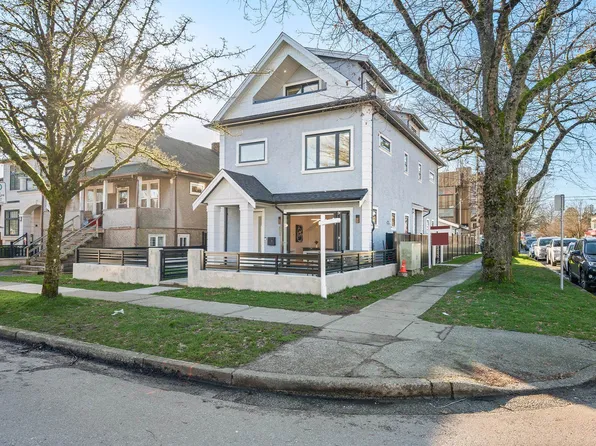 6307 Chester St, Vancouver, BC V5W 3C4