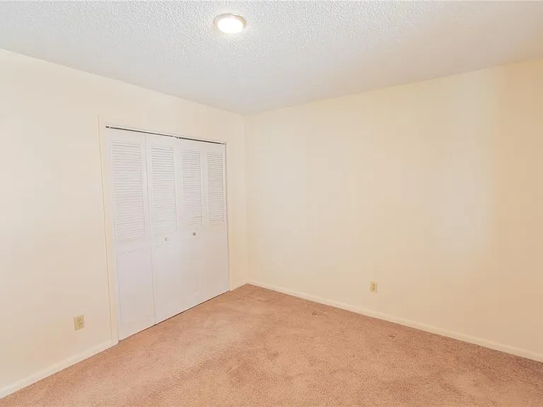 709 Mosley Rd — Photo 10