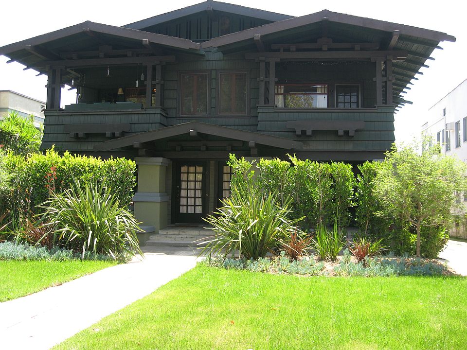 2nd image of 622 E California Blvd